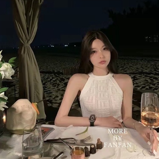 Áo hai dây ZHELIHANGFEI dệt kim ba chiều khoét rỗng gợi cảm