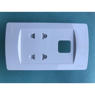 Ổ cắm đôi LiOA 2 chấu 16A với 1 lỗ VUÔNG