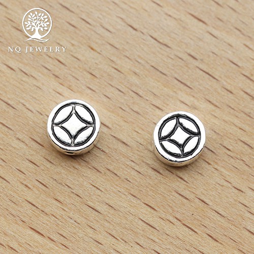 Charm bạc xỏ ngang họa tiết đồng tiển - NQ Jewelry