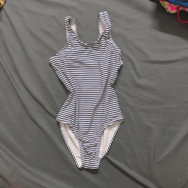 Bikini 1 mảnh cho bé gái 5 tuổi !