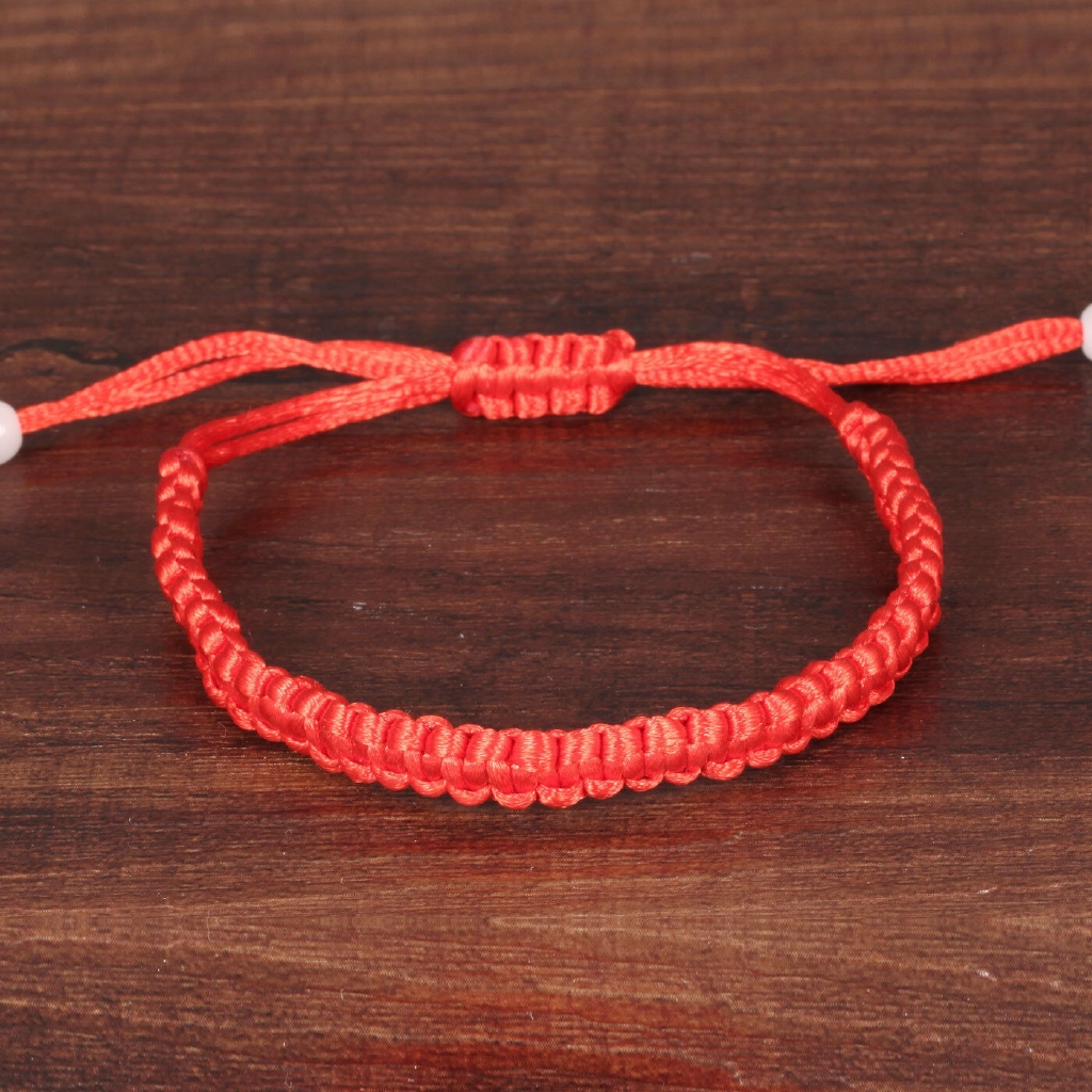  Vòng tay bện dây chỉ đỏ may mắn dành cho cả nam và nữ | BigBuy360 - bigbuy360.vn