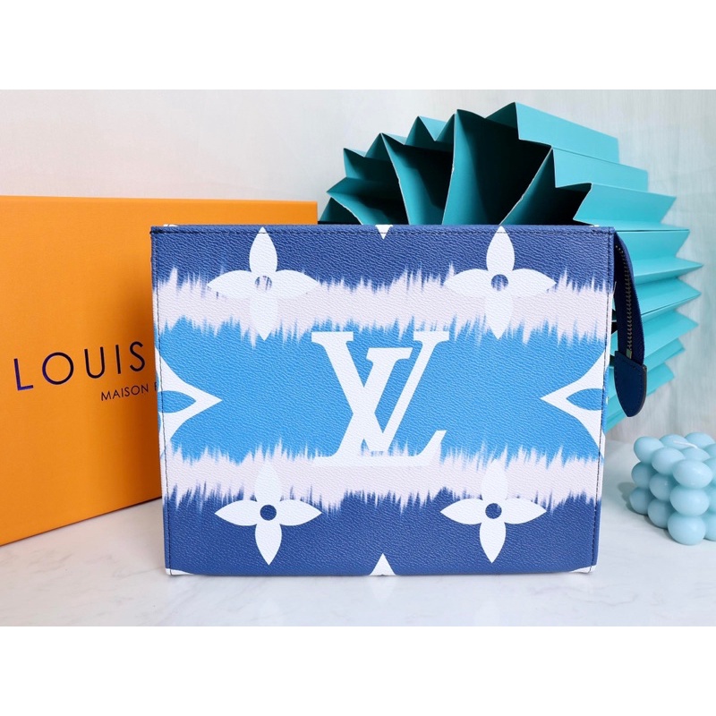 Clutch cầm tay cho cả nam và nữ Louis Vuitton LV da thật cao cấp phối màu cực xinh