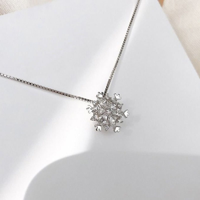 Vòng cổ Mặt Hoa Tuyết Đính Đá Lấp Lánh Cho Nữ