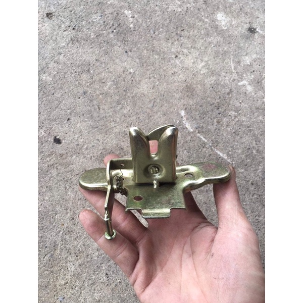 Chốt khoá yên sau xe chaly 84