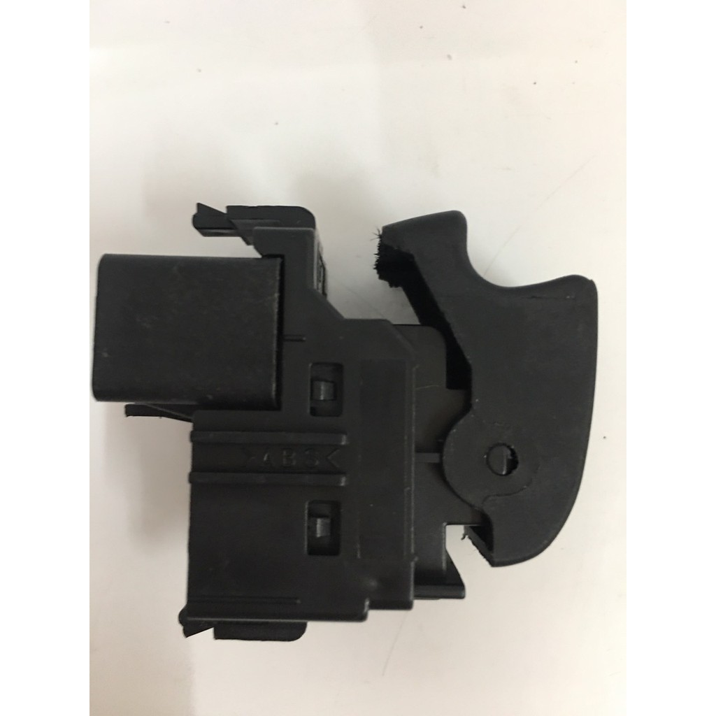 Công tắc lên xuống kính Innova Hilux Vigo Fortuner Mã 84810-0K010