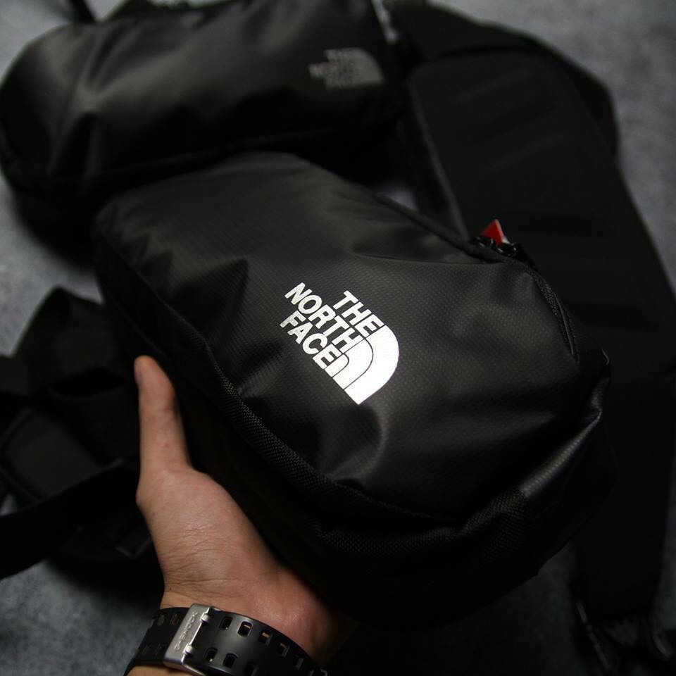 Túi đeo chéo nam nữ TNF Mantis Cross Bag - Black Camo