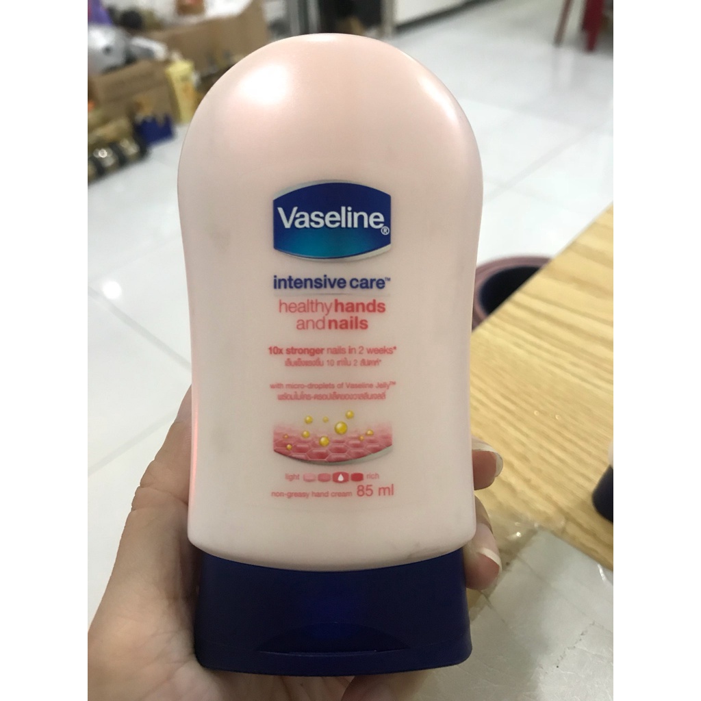 Kem dưỡng tay Vaseline