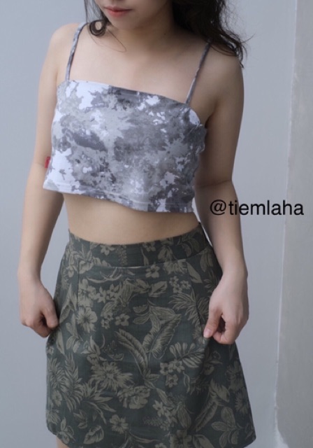 Chân váy ngắn họa tiết hoa lá màu xanh siêu xinh