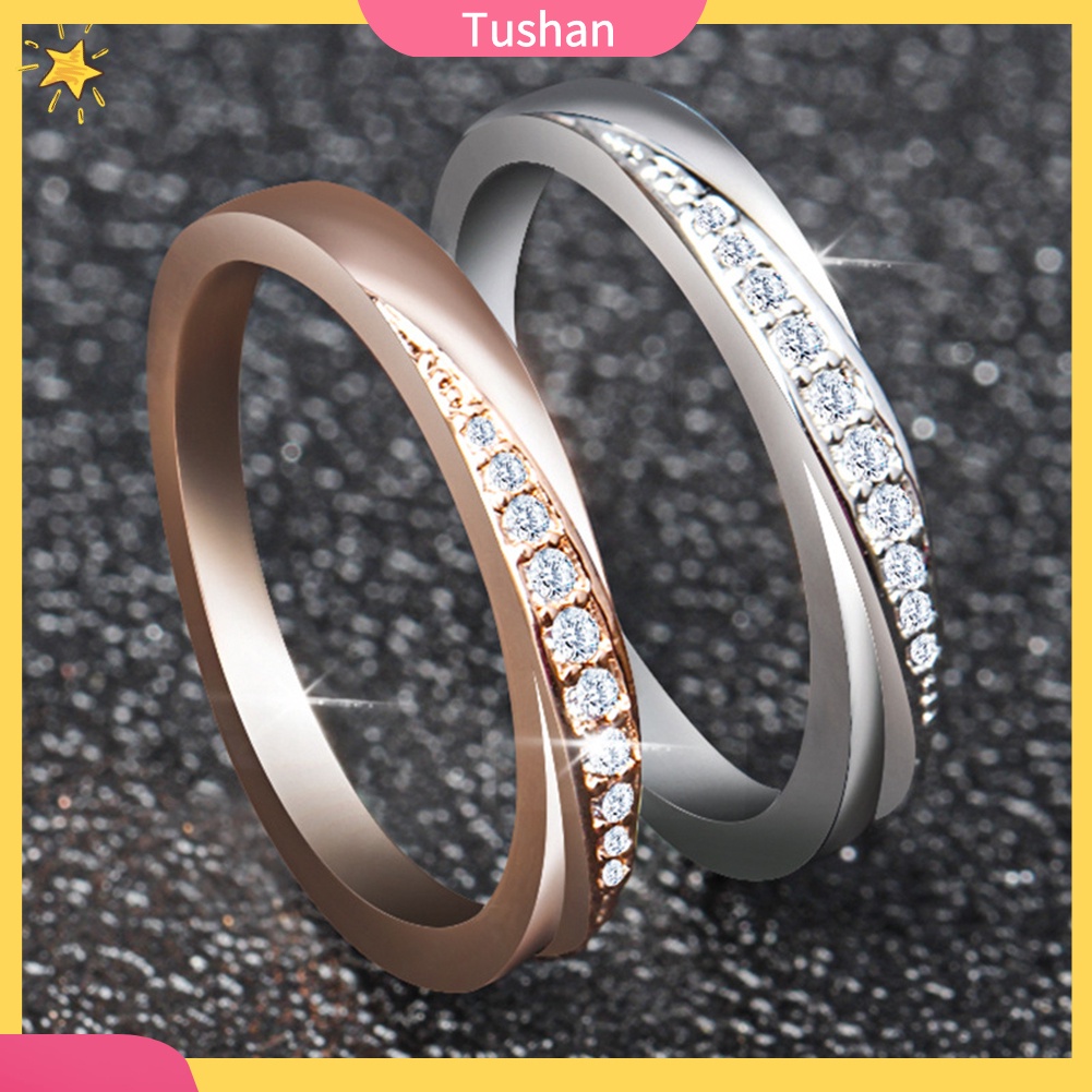 Nhẫn đính hôn đính đá zircon hình tròn sang trọng