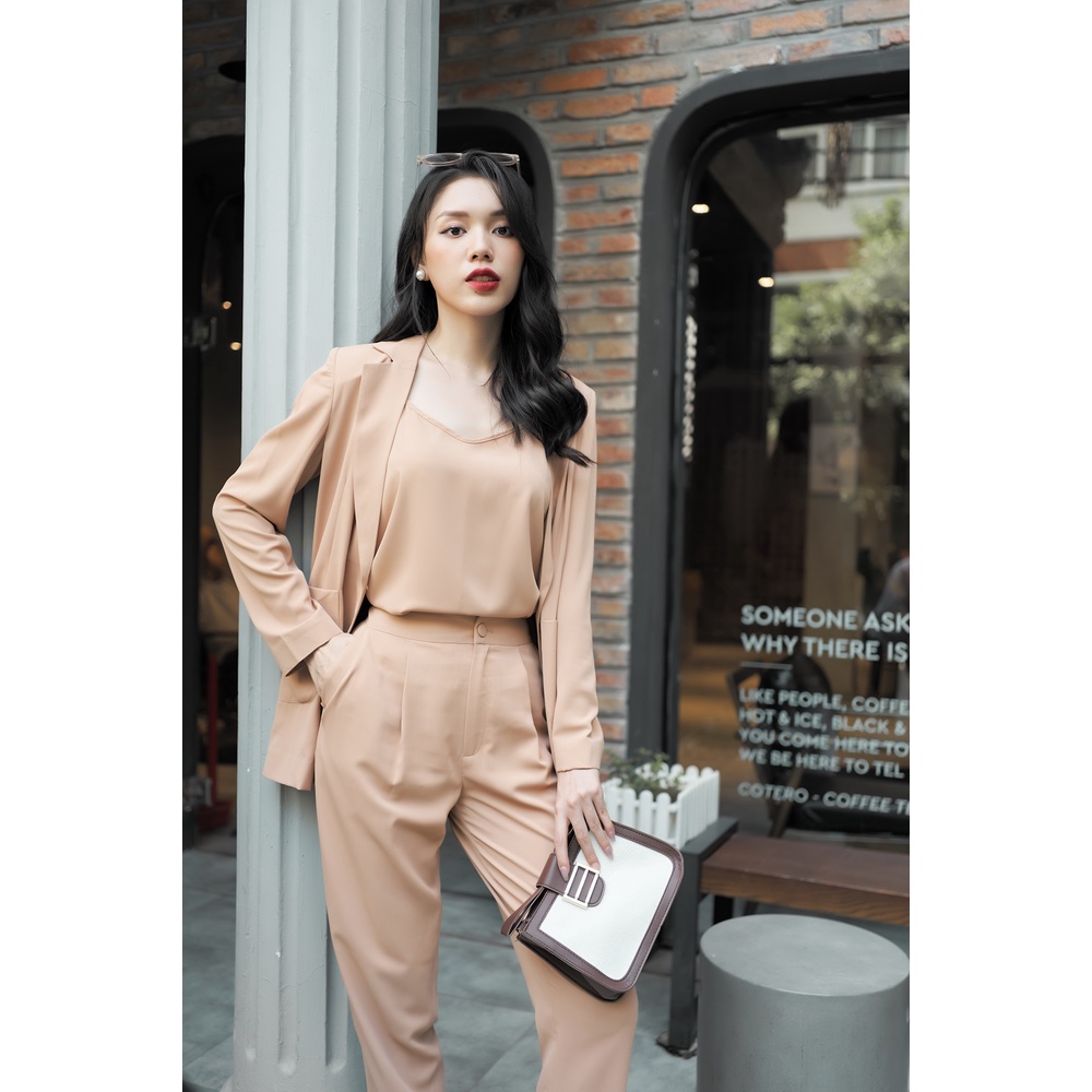 Áo Khoác Blazer HeraDG Thiết Kế Cổ 2 Ve Dáng Rộng Kèm Cúc Tay Màu Be Chất Liệu Mềm Mịn Cao Cấp STBA031A