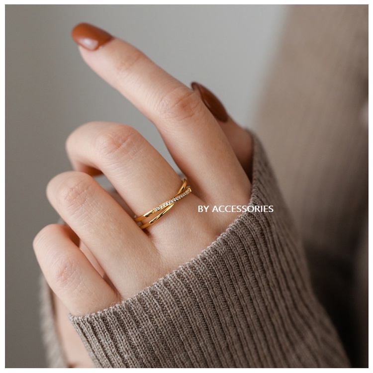 Nhẫn nữ titan kiểu dấu chéo đính đá lấp lánh không gỉ WR2105