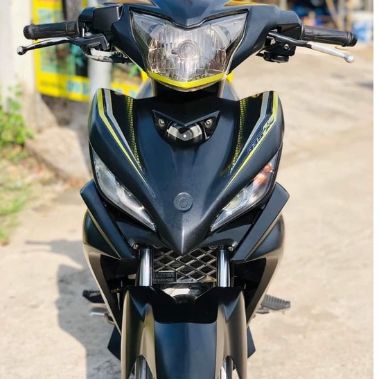 Tem rời exciter 135 màu vàng đen chất liệu keo in mccal màng bóng