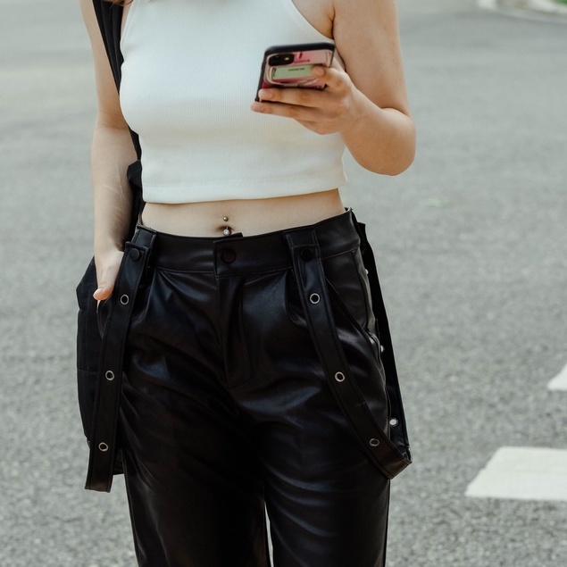 Quần da dài ống suông local brand ClownZ Black Leather, da tổng hợp unisex nam nữ form rộng