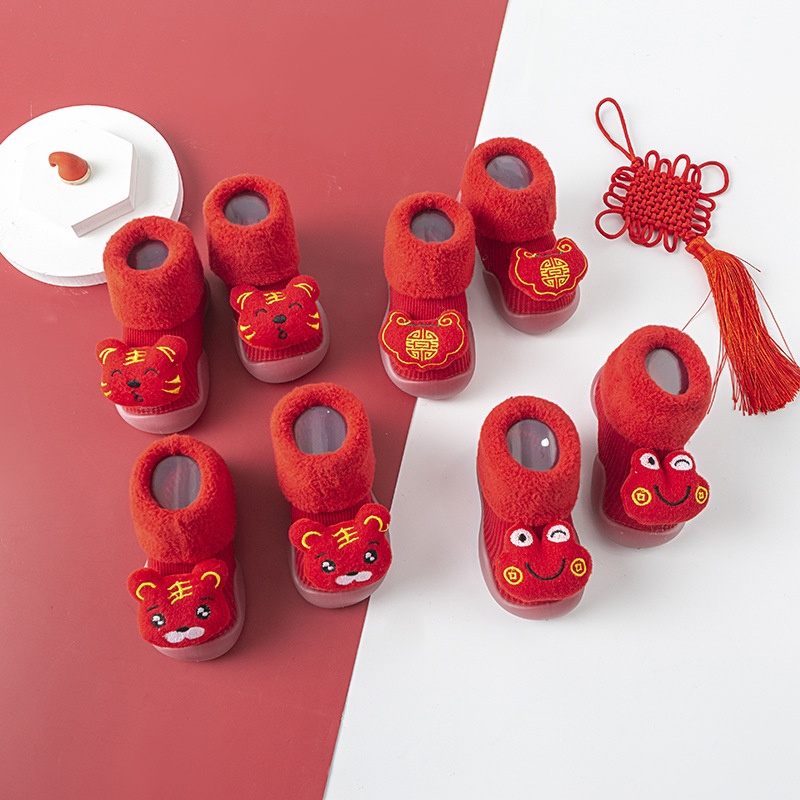 Giày cho trẻ mới biết đi thích hợp làm quà tặng sinh nhật AKKU