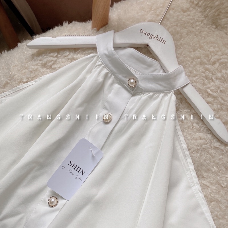 Áo tiểu thư khoét vai nút ngọc | BigBuy360 - bigbuy360.vn