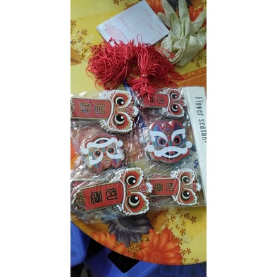 Set lân đỏ may mắn dùng làm vòng tròn treo tết