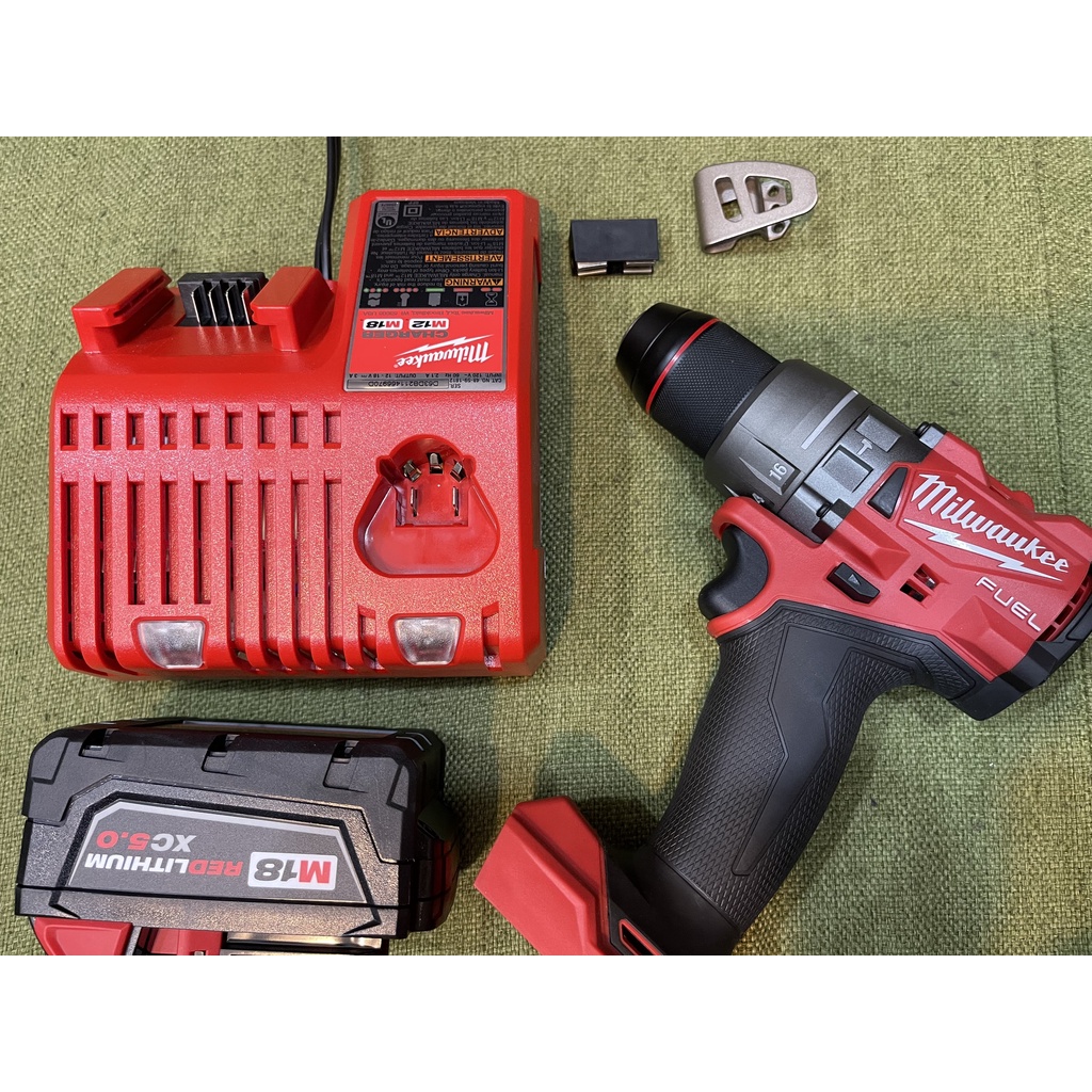 Máy khoan pin milwaukee 2904 M18