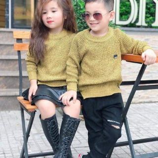 Áo len chồng bé trai