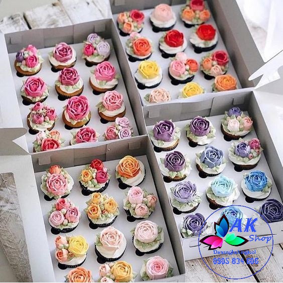 HỘP GIẤY CUPCAKE 12 BÁNH - TRẮNG