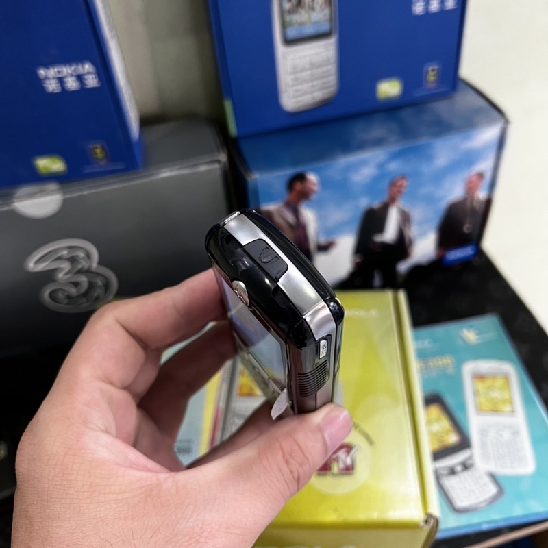 NGUYÊN ZIN, chính hãng điện thoại cổ Motorola e398