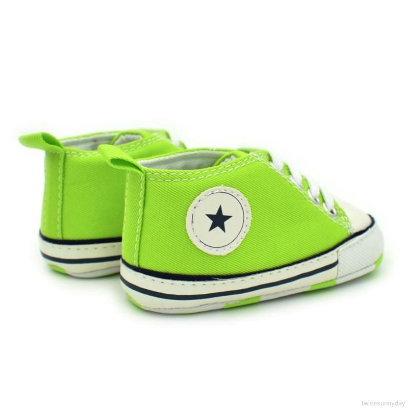 Giày thể thao mềm mại dùng cho trẻ nhỏ