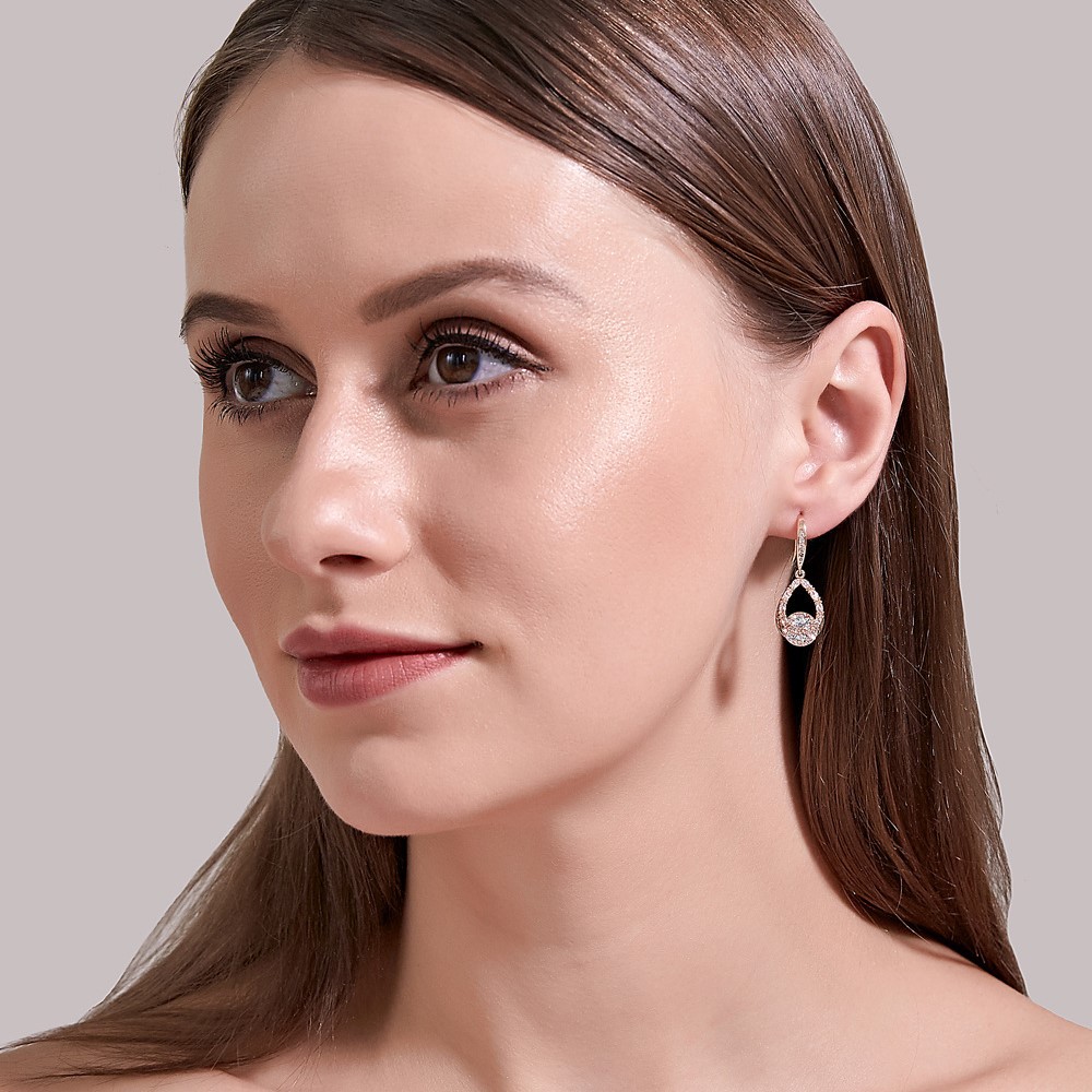 Khuyên Tai Dáng Dài Đính Đá Zircon Phong Cách Hàn Quốc