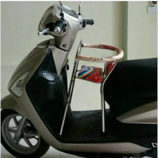 Ghế ngồi xe cho bé