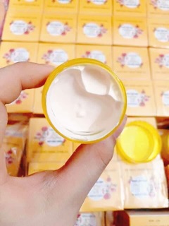 kem kích trắng