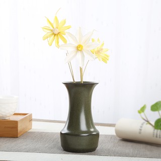 Bình hoa bằng gốm sứ trang trí phòng khách