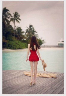 Bộ bikini cổ yếm