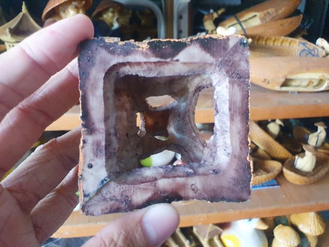 KIM TỰ THÁP TRANG TRÍ HỒ CÁ NON BỘ 8x7x9cm