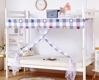 Kích thước của giường tầng trên và giường tầng dưới trong ký túc xá sinh viên đơn lẻ là 0,9 * 2m, mùng chống muỗi 1,2 *