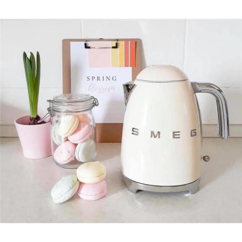 Ấm siêu tốc mini SMEG KLF05CREU - màu kem (0,8L)