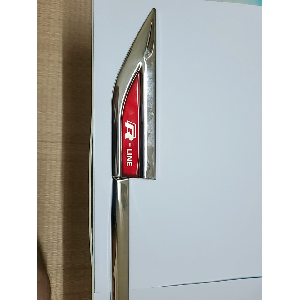 Bộ 2 mang cá ô tô R-Line thể thao trang trí ô tô thật phong cách