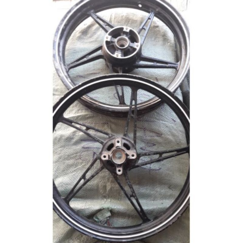 Cặp mâm ex135 2 đĩa.rin rã xe.còn nguyên xi.có trầy