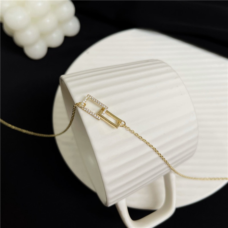 Dây Chuyền Mặt Vuông Đính Đá Cao Cấp Sang Trọng Dành Cho Nữ