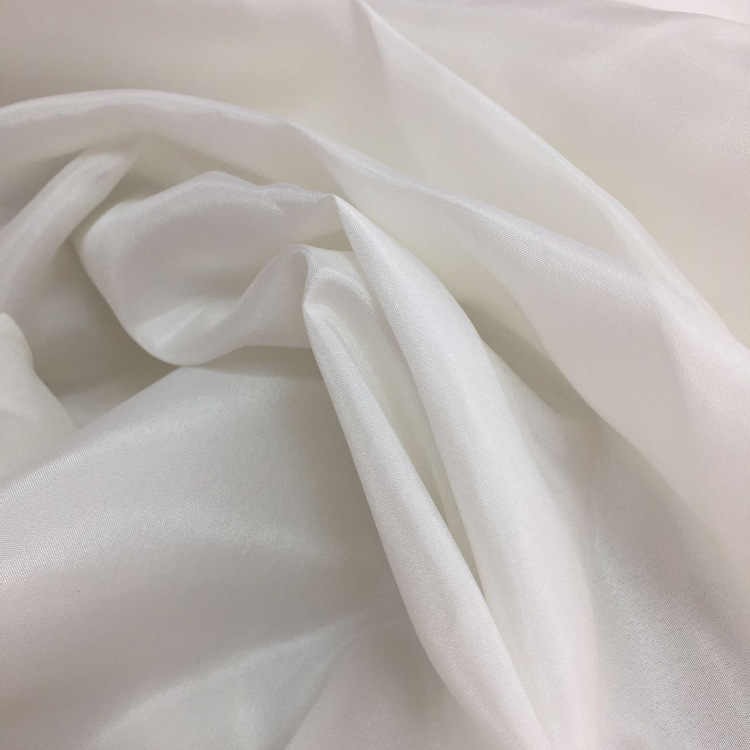 Áo dài trắng 4 tà -Chất liệu Vải lụa Nhật Habutai hoạ tiết trơn , Đủ Size ( hàng kỹ - hình thật )