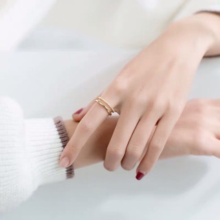 Nhẫn TiTan Ko Đen Soàn Tấm