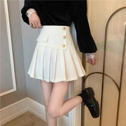 Chân váy xếp ly ngắn, chân váy tennis đen trắng có quần lót trong, cạp chéo phối 3 khuy vải tuyết mưa - Mia Shore