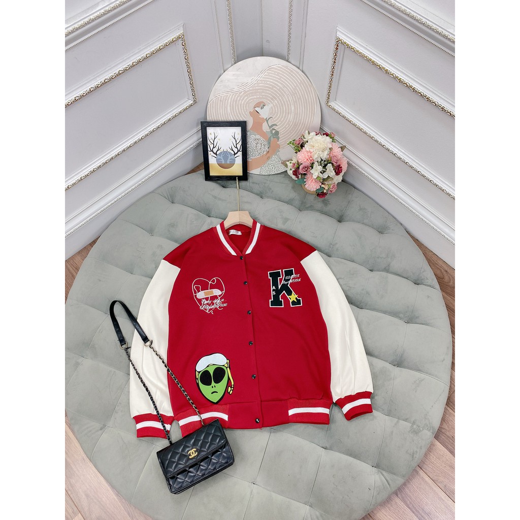 Áo khoác bò túi hộp thêu chữ nổi bật | BigBuy360 - bigbuy360.vn