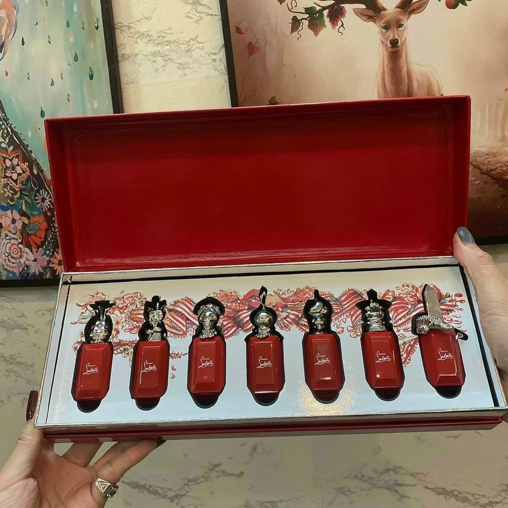 Về lại - Nước hoa  𝐂𝐡𝐫𝐢𝐬𝐭𝐢𝐚𝐧 𝐋𝐨𝐮𝐛𝐨𝐮𝐭𝐢𝐧 𝐠𝐢𝐟𝐭 𝐬𝐞𝐭 7 chai 9ml supe