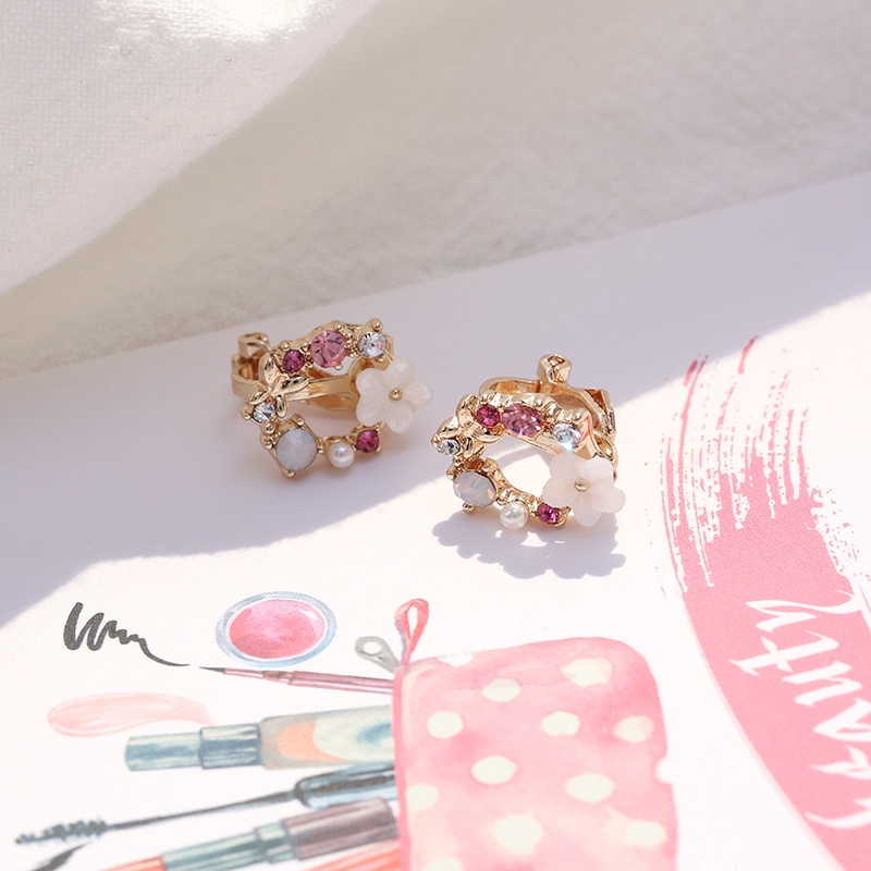 Bông Tai Hình Hoa Và Bướm Đính Ngọc Trai Phong Cách Hàn Quốc