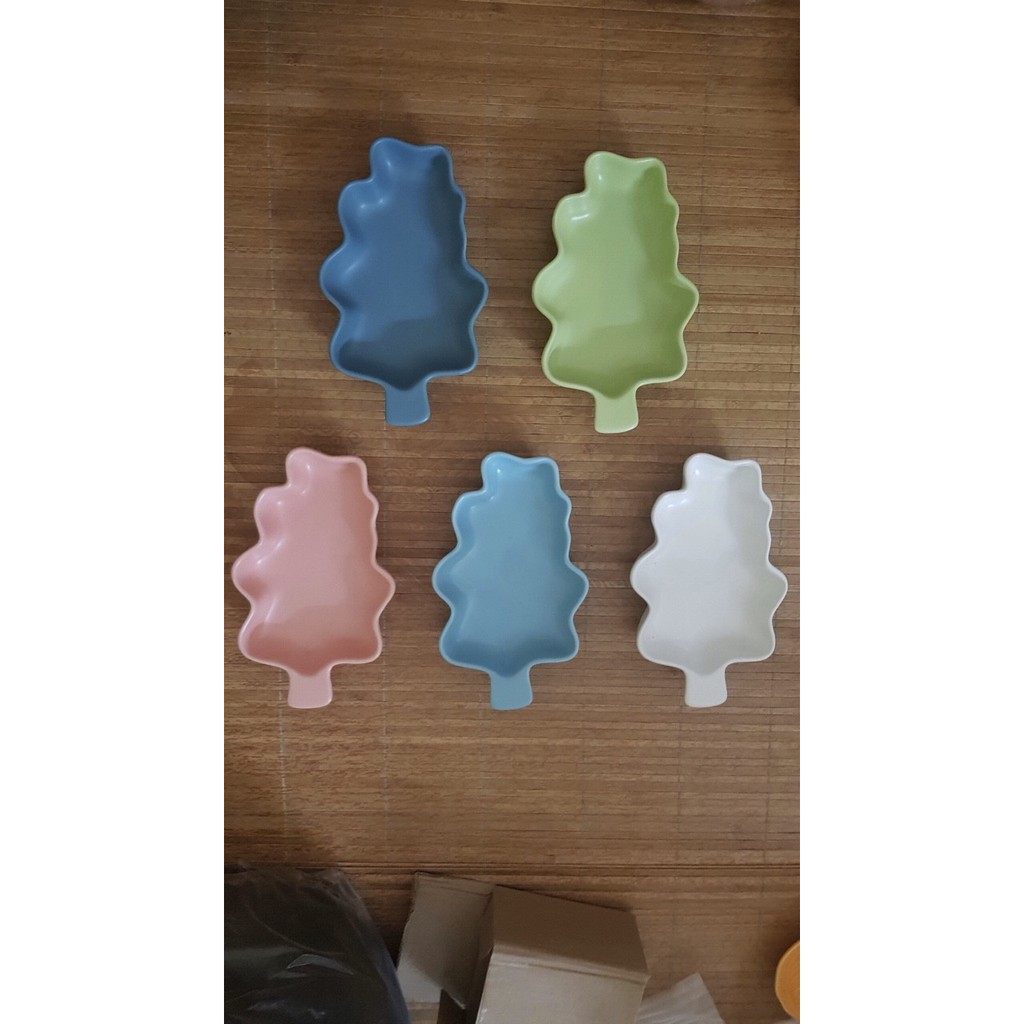 Đĩa sứ hình cây thông đủ màu