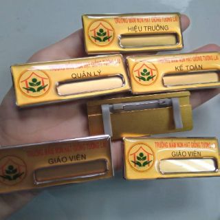 Bảng tên nhân viên in theo yêu cầu