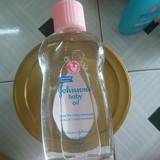 dầu matxa johnson's baby