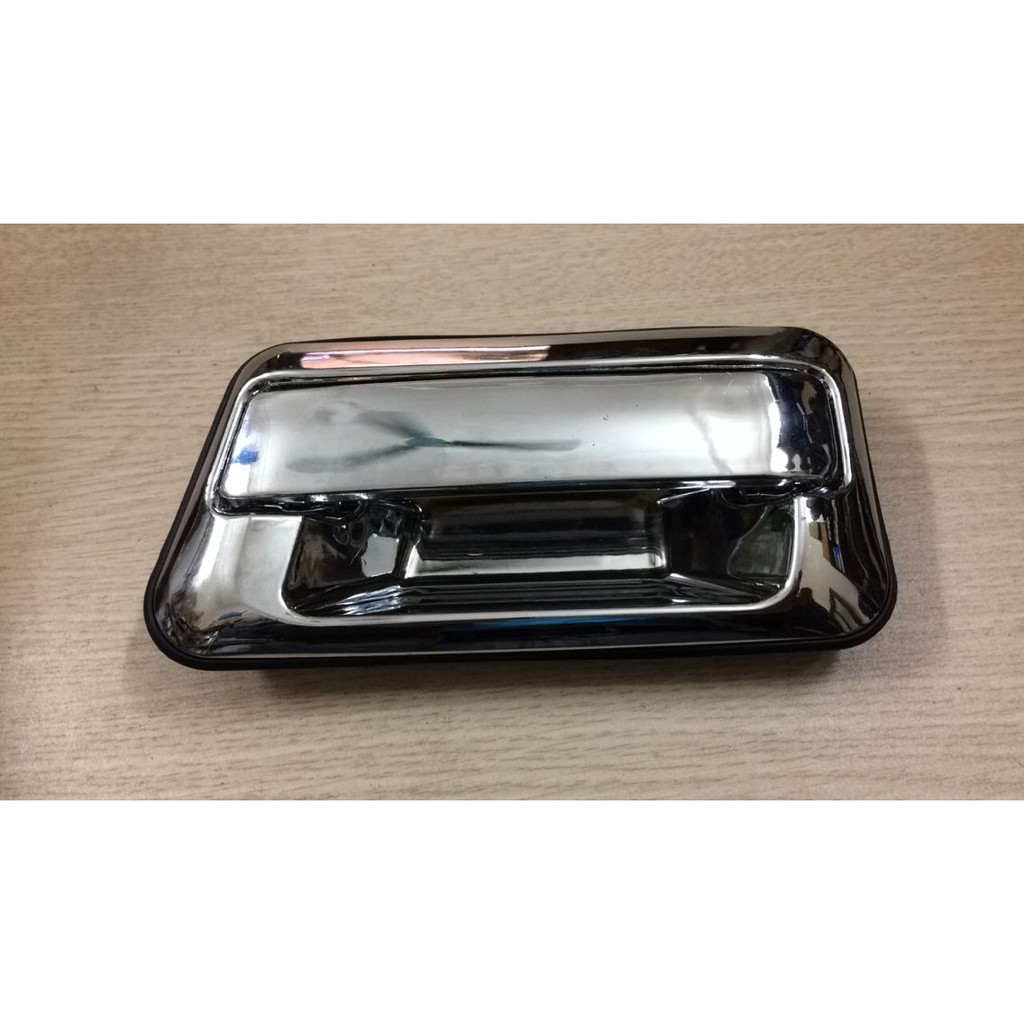 Tay mở cửa ngoài Mitsubishi Jolie