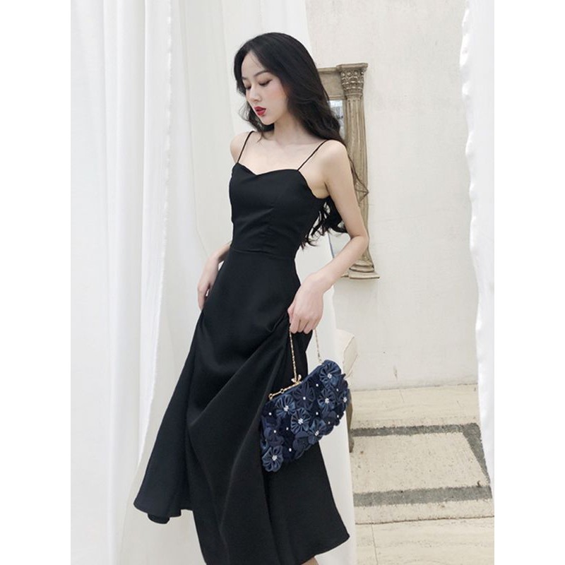 sẵn váy đầm 2 dây dài chéo lưng kiểu dáng sang trọng sexy