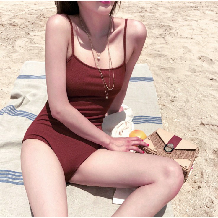 Bikini 1 mảnh màu đỏ mận có đệm ngực cực xinh luôn mã B7