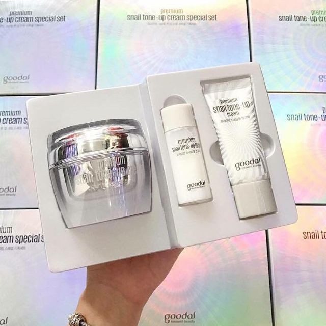 Set dưỡng trắng tức thì chiết xuất Ốc Sên Goodal Premium Snail Tone Up Cream Special Set [3 Items]