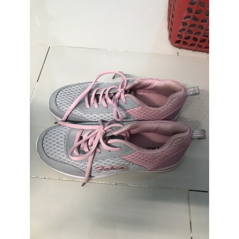 Pass giày nữ màu hồng xám sz 36